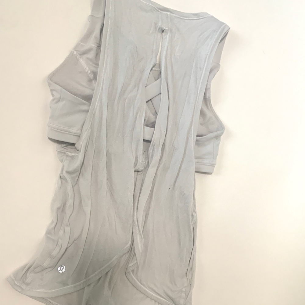 Lululemon tank top with built in bra